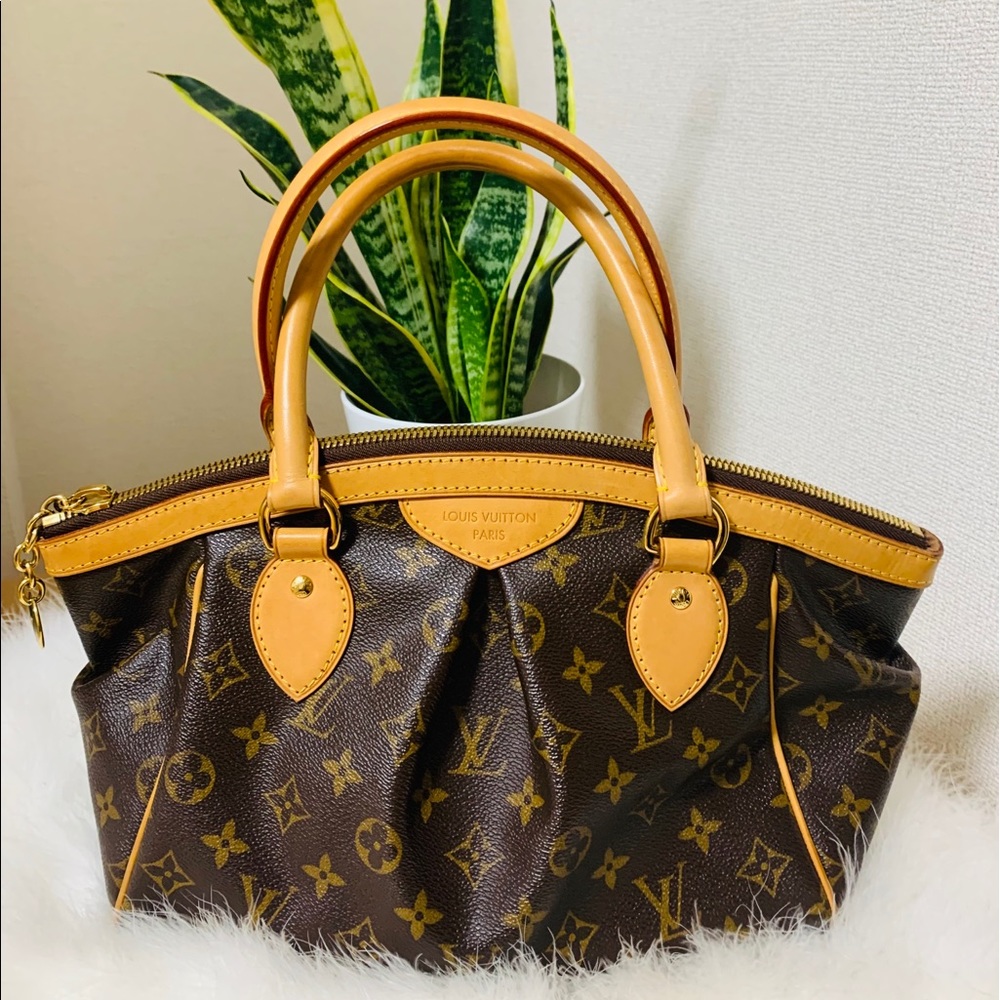 ❌SOLD❌Authentic louis vuittonTivoli bag